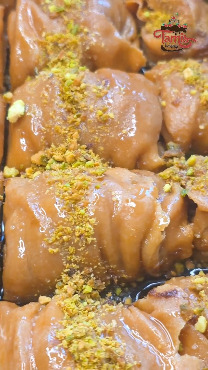 Fertige Baklava mit Pistazien von Tamis Bakery